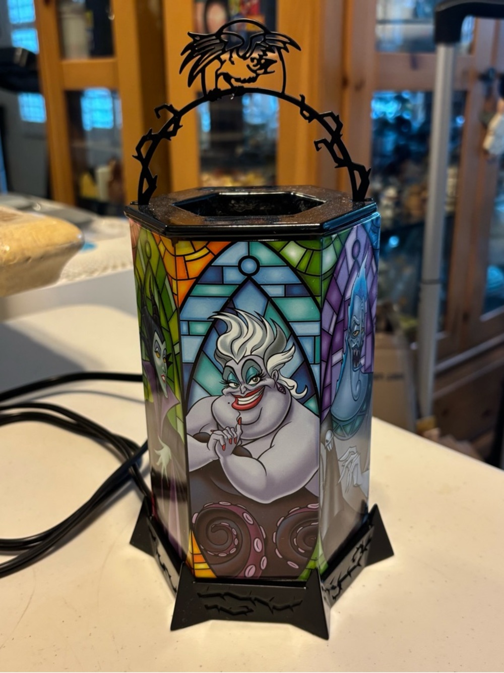 Disney scentsy  Villains Stained Glass Style Lamp - Ursula Accent Light - Picture 3 of 14